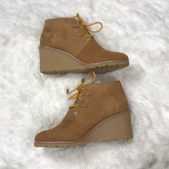 Toms Heeled Wedge Booties - Picture 2 of 10
